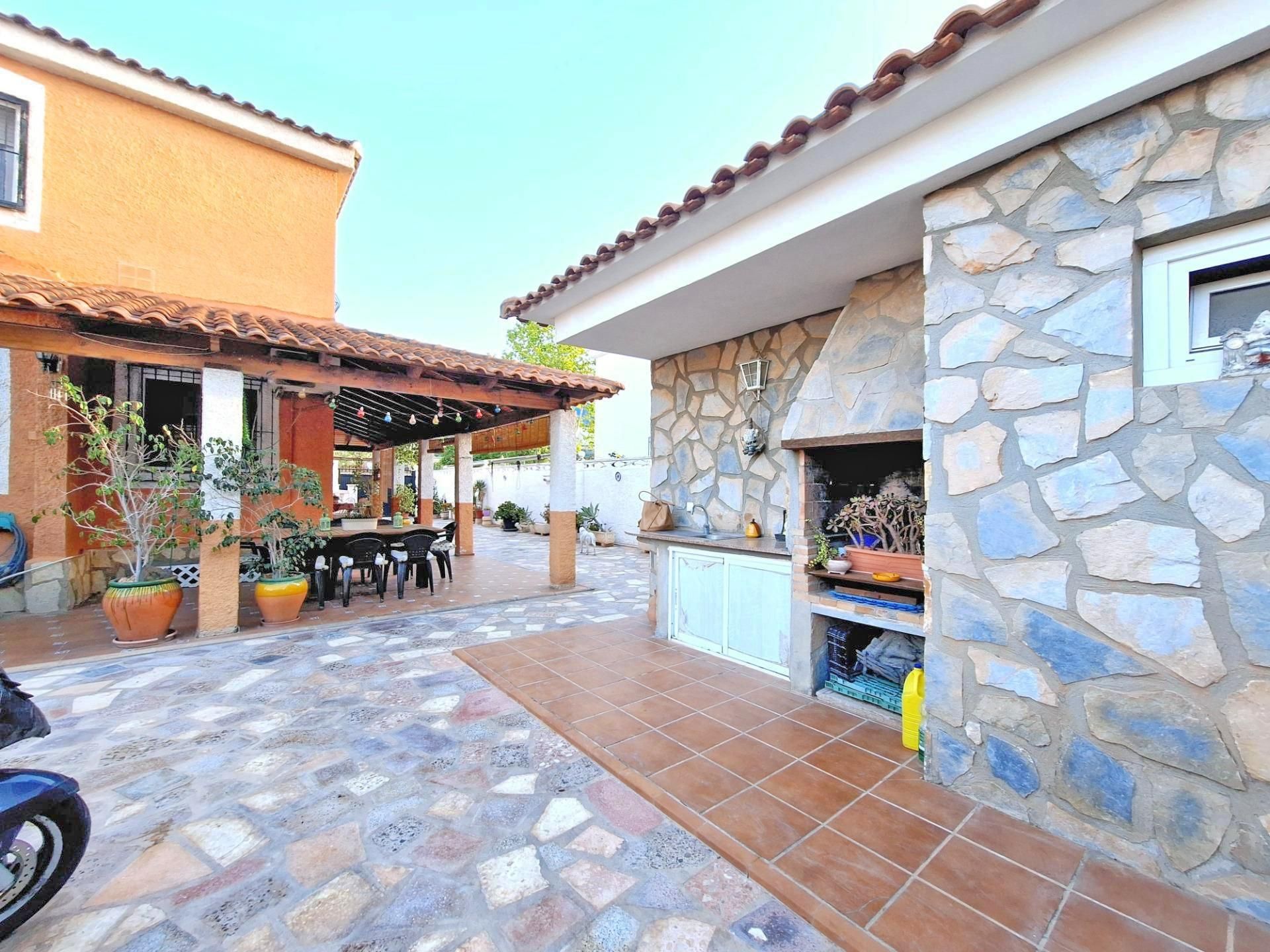 Jardín de Casa adosada en venta en San Vicente del Raspeig / Sant Vicent del Raspeig con Calefacción, Jardín privado y Terraza