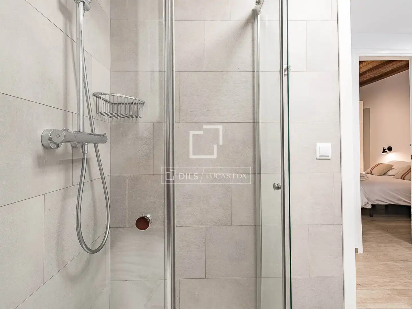 Bathroom of Flat for sale in Barcelona  with Air Conditioner, Heating and Furnished