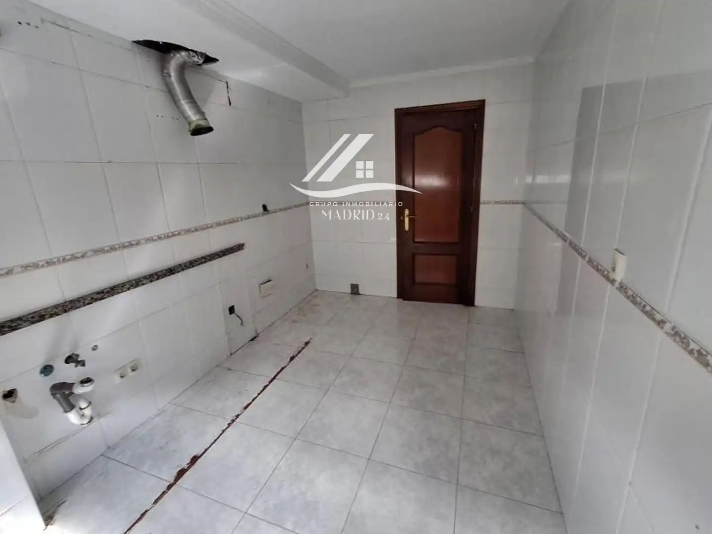 Flat with lift for sale in Calle del Aguila, imagen 5