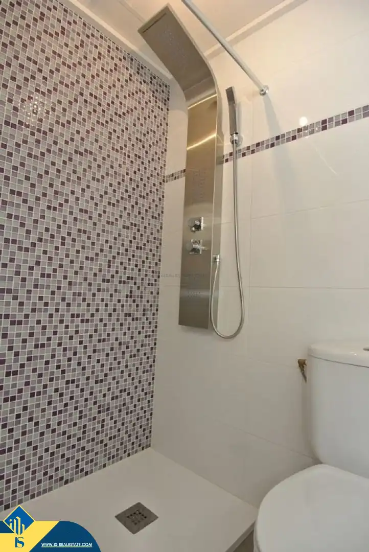 Badezimmer von Haus oder Chalet zur Miete in Torrevieja mit Klimaanlage, Terrasse und Schwimmbad
