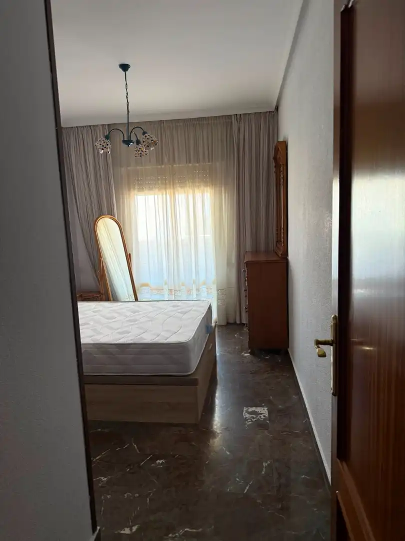 Schlafzimmer von Wohnung zur Miete in Linares mit Klimaanlage, Terrasse und Möbliert