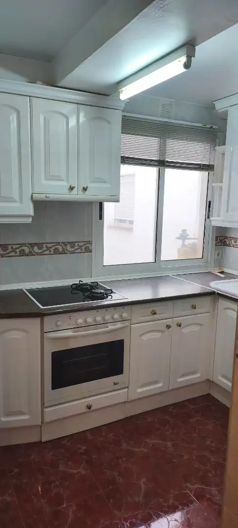 Piso con balcón en venta en Calle de Oviedo 5