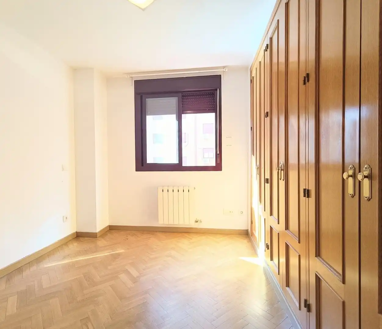 Bedroom of Flat for rent in Madrid  with Heating, Parquet flooring and Storage room
