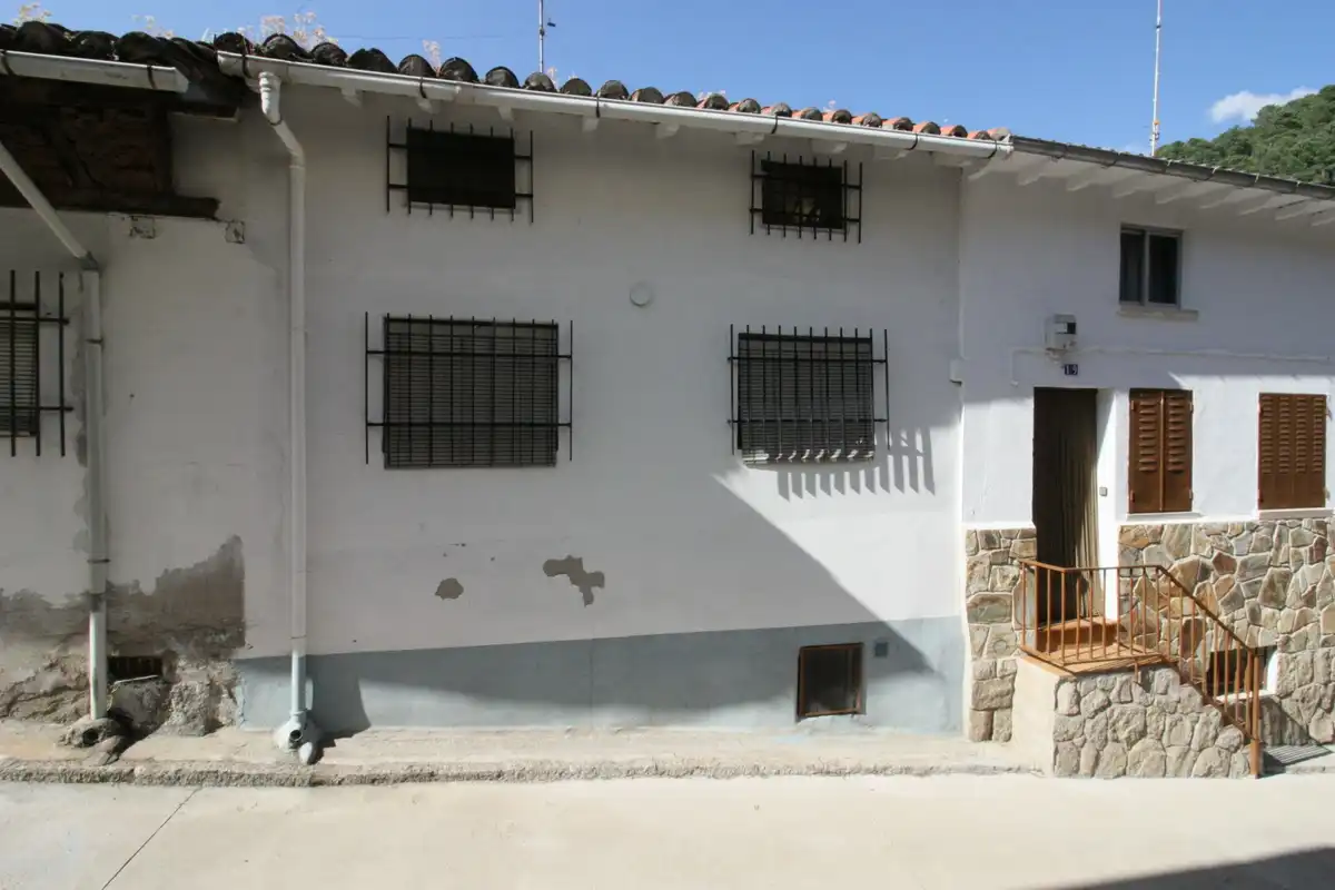 Vista exterior de Casa o chalet en venta en Santa Cruz del Valle con Amueblado y Balcón