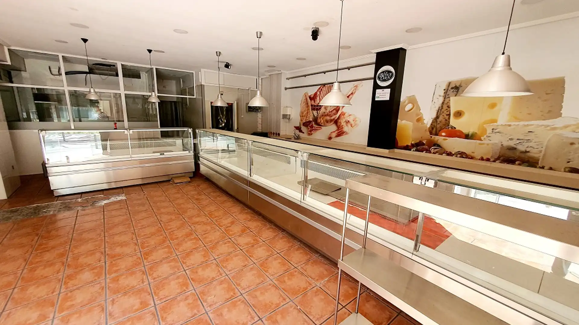 Local de lloguer en Elche / Elx amb Moblat