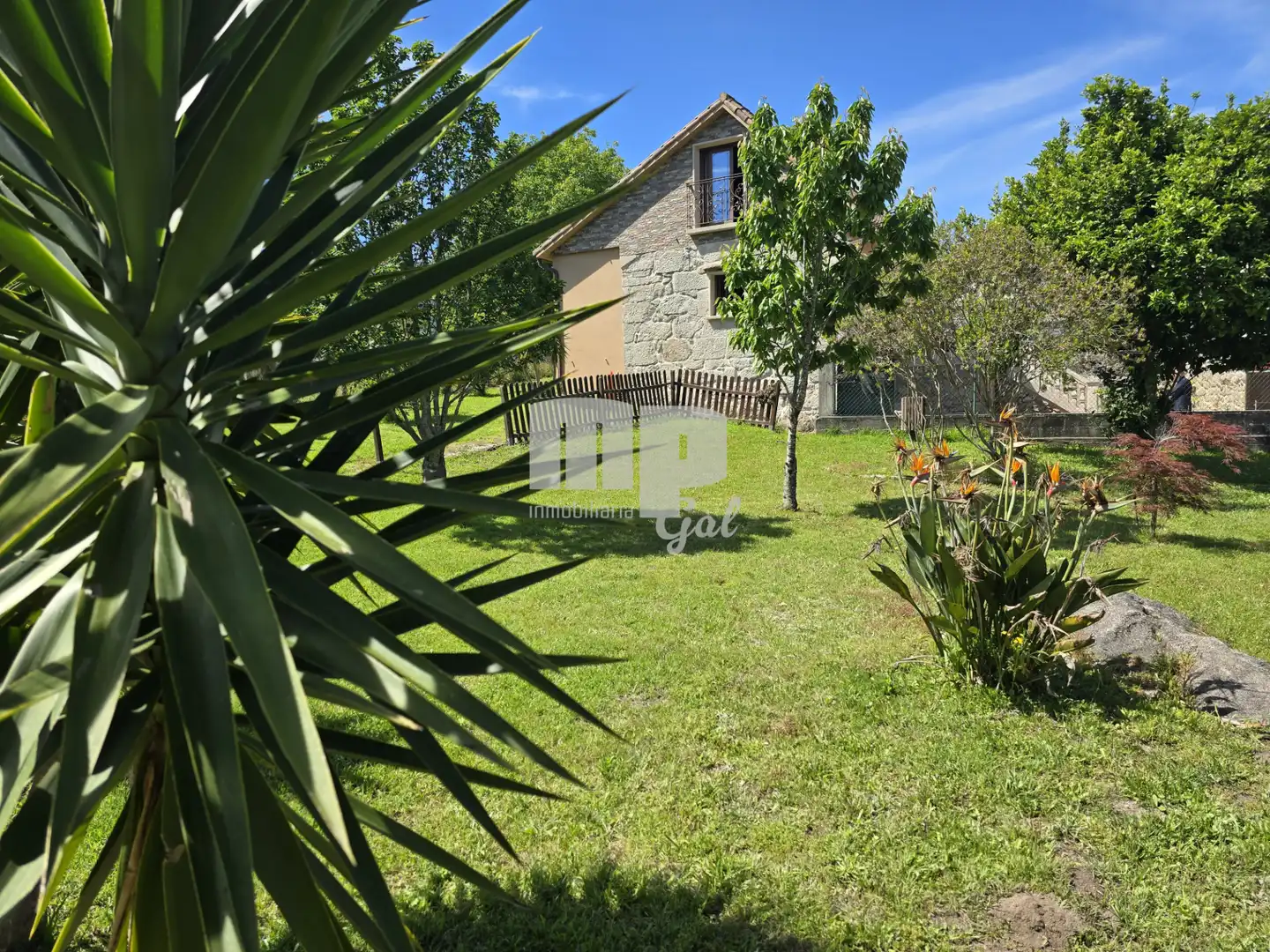 Jardí de Finca rústica en venda en Moaña amb Jardí privat, Traster i Moblat
