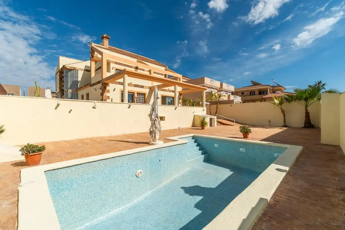 Villa mit Terrasse zum Verkauf in Calle Meridiano, imagen 5
