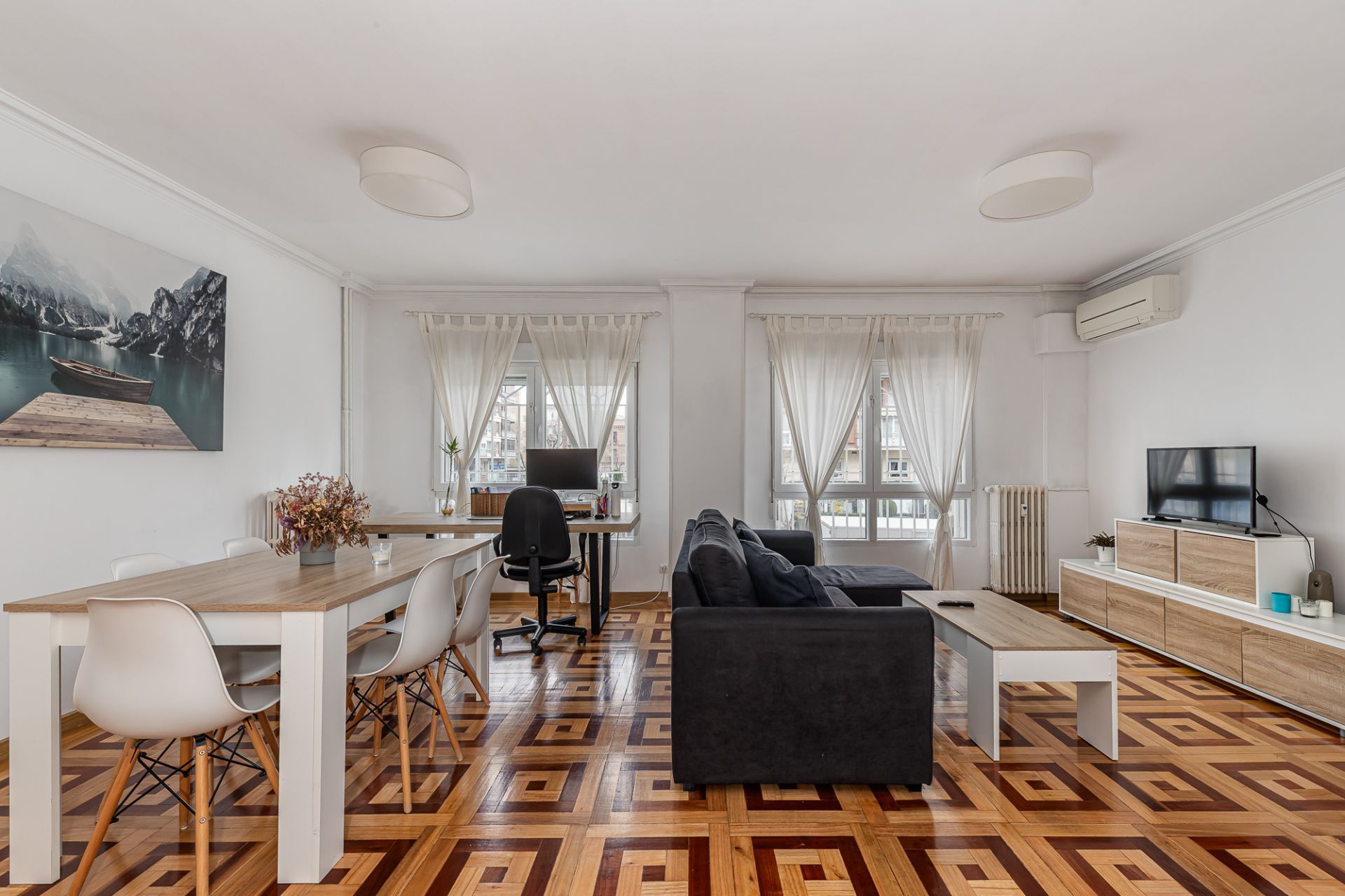 Living room of Flat for sale in  Madrid Capital  with Heating