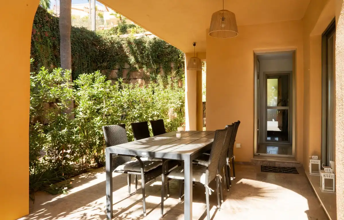 Terrassa de Planta baixa en venda en Benahavís amb Aire condicionat, Jardí privat i Terrassa