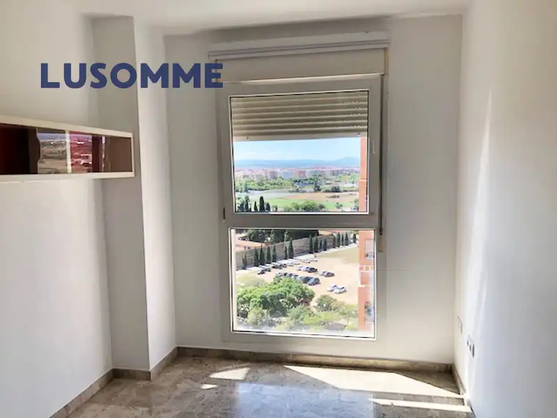 Habitación de Ático de alquiler en Valencia con Aire acondicionado, Terraza y Amueblado