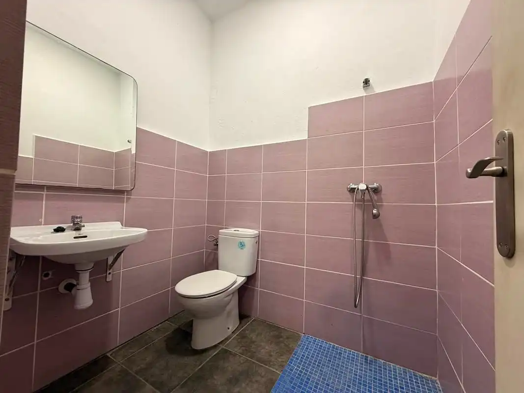 Badezimmer von Geschaftsraum zur Miete in Ondara