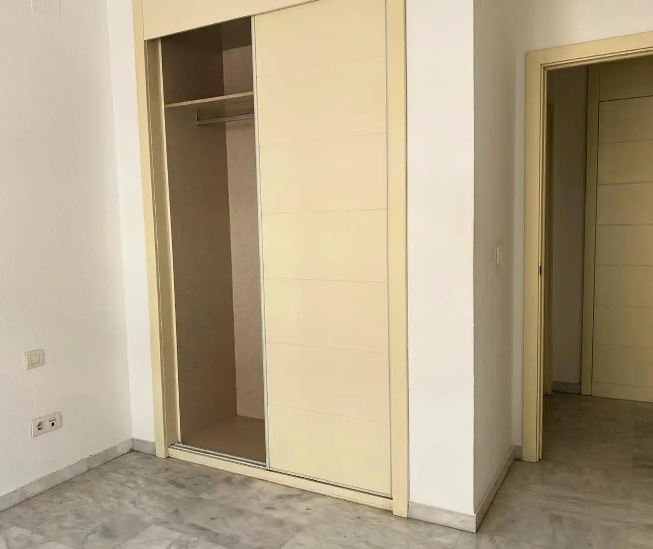 Bedroom of Flat for sale in Sevilla  with Terrace
