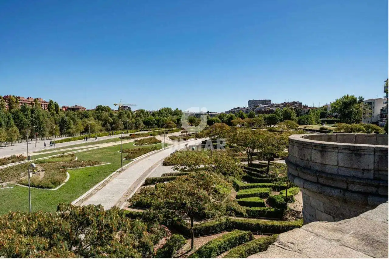 Garden of Office for sale in Madrid  with Heating