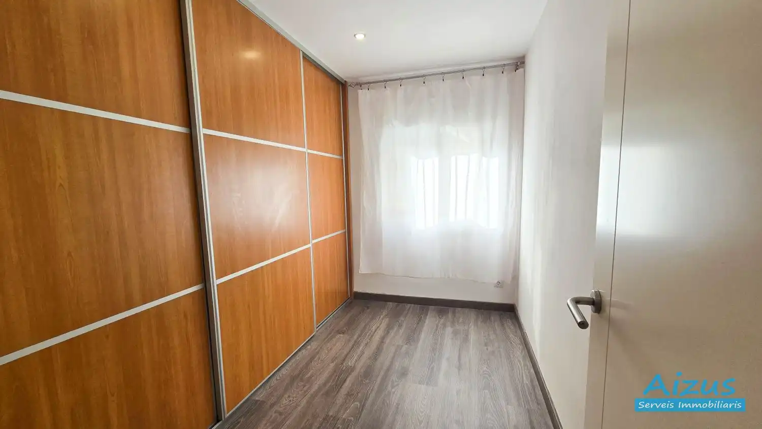 Schlafzimmer von Erdgeschoss zum Verkauf in Ripollet mit Ofen
