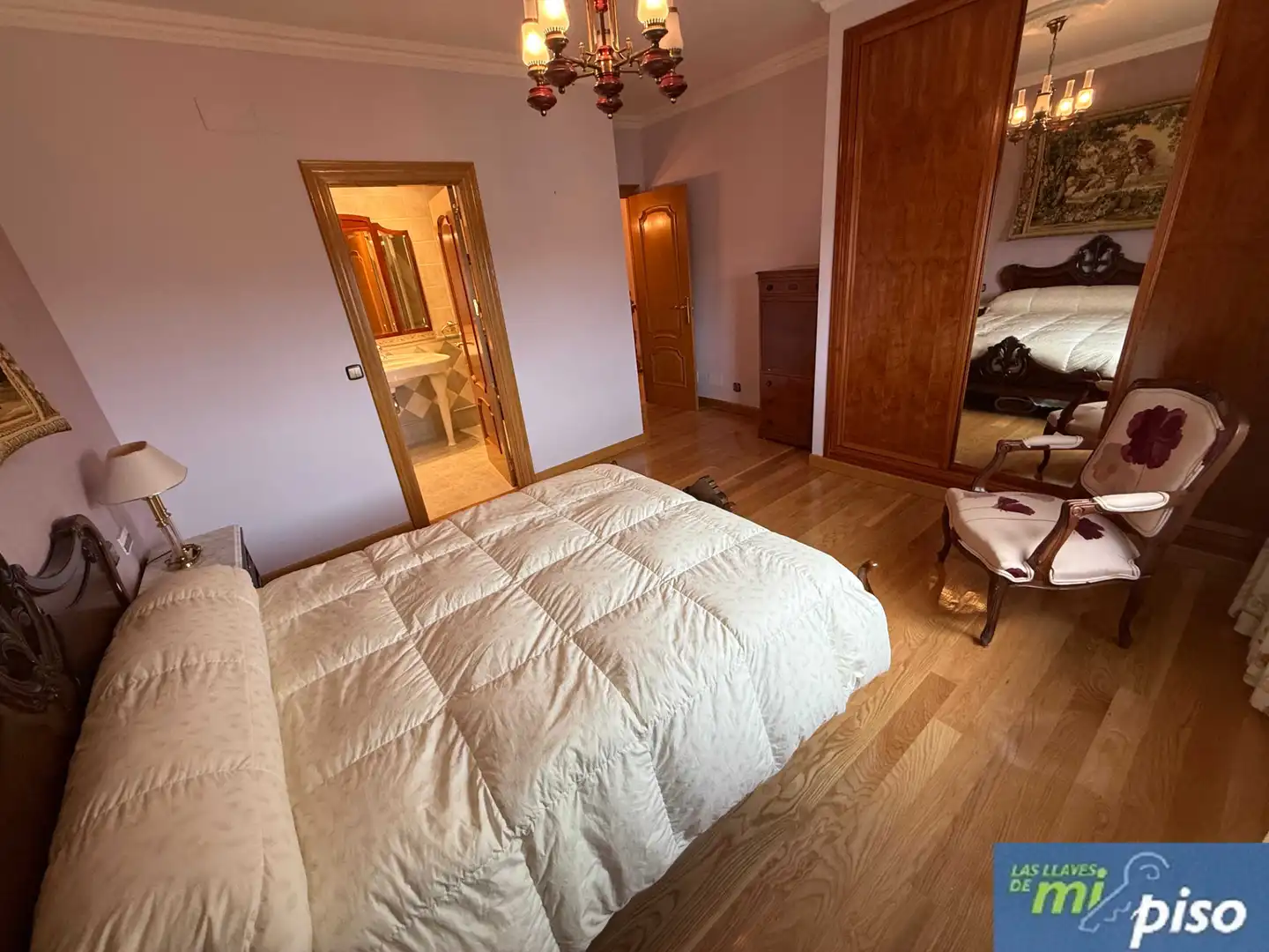 Dormitori de Casa o xalet en venda en Santovenia de Pisuerga amb Calefacció, Jardí privat i Parquet