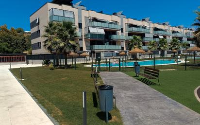 Piscina de Pis en venda en San Juan de Aznalfarache amb Aire condicionat i Terrassa