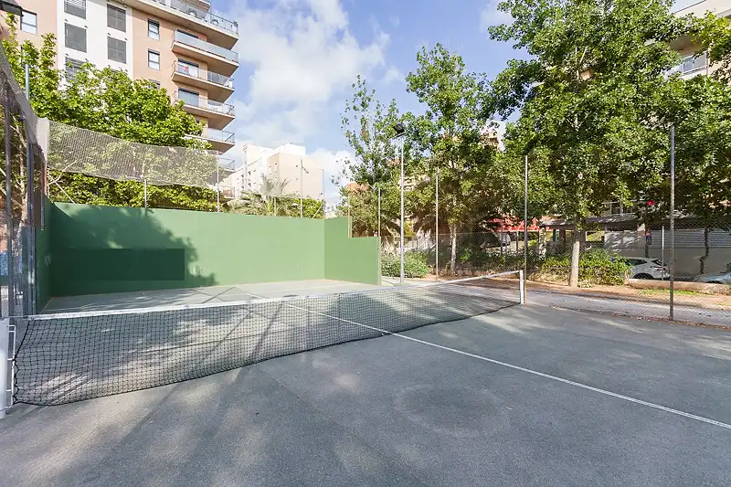 Vista exterior de Piso en venta en Paterna con Calefacción, Terraza y Trastero