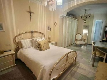 Piso con balcón en venta en Calle Bailén