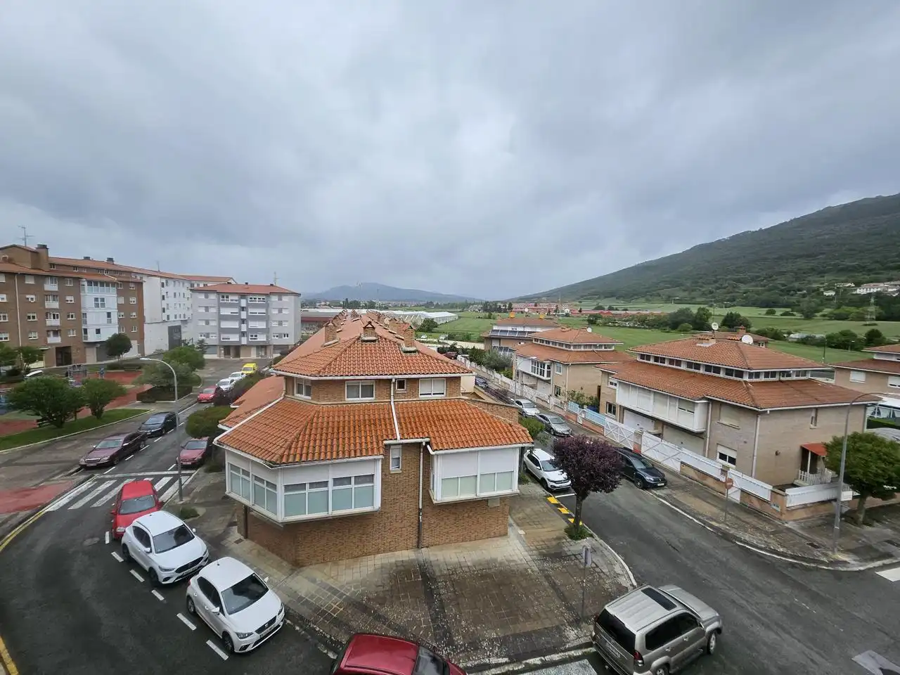 Außenansicht von Wohnung zum Verkauf in Berriozar mit Heizung, Parkett und Abstellraum