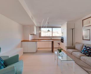 Living room of Flat to rent in  Barcelona Capital  with Air Conditioner, Heating and Parquet flooring