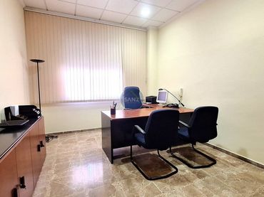 Office space for sale in Calle San Juan de Ribera