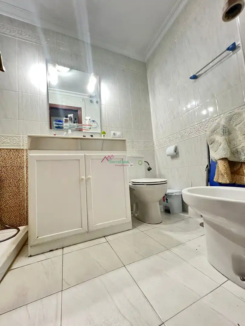 Bathroom of Ground floor for sale in Ubrique  with Air Conditioner and Balcony