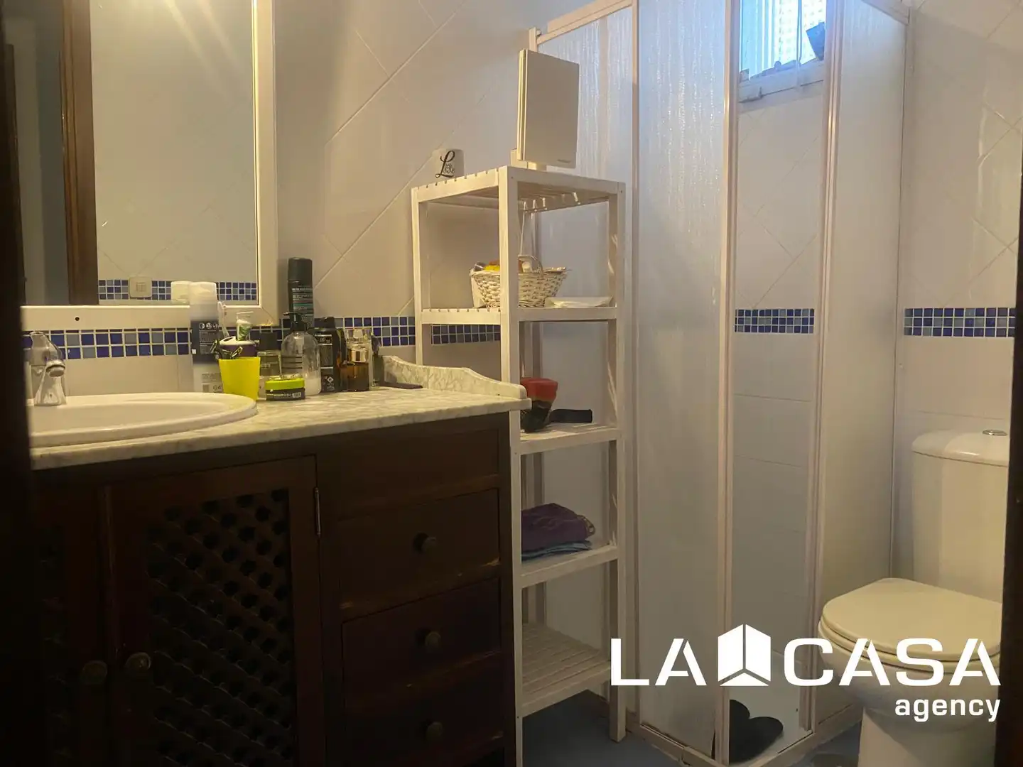 Badezimmer von Wohnung zum Verkauf in Dos Hermanas mit Klimaanlage und Terrasse