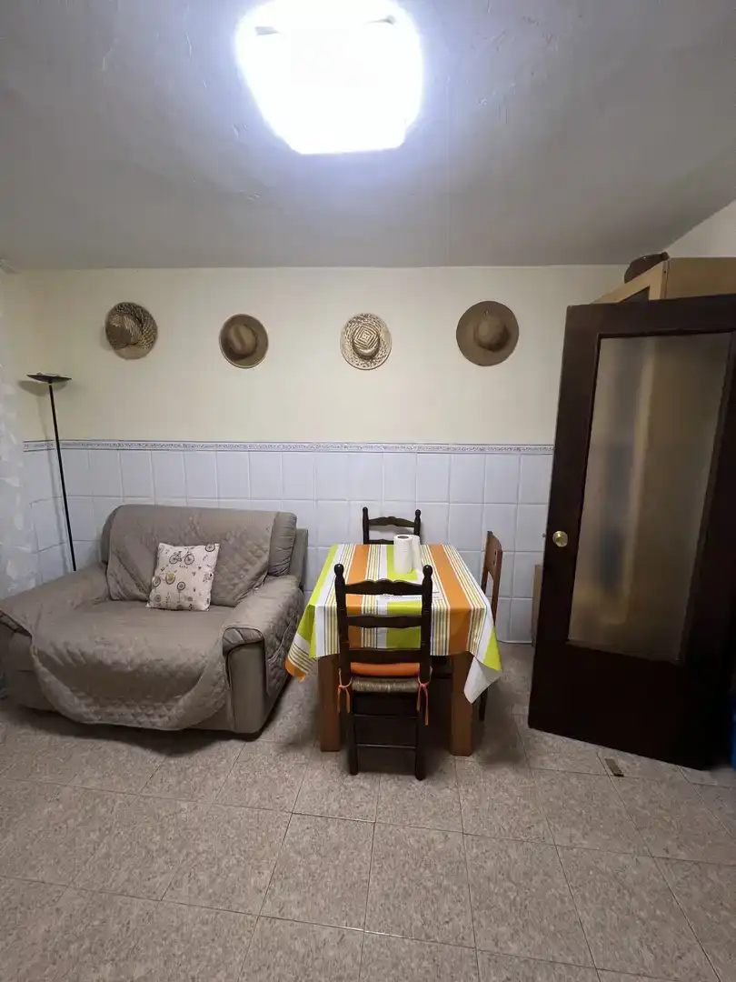 Sala de estar de Piso en venta en Villahermosa del Río con Trastero, Amueblado y Balcón