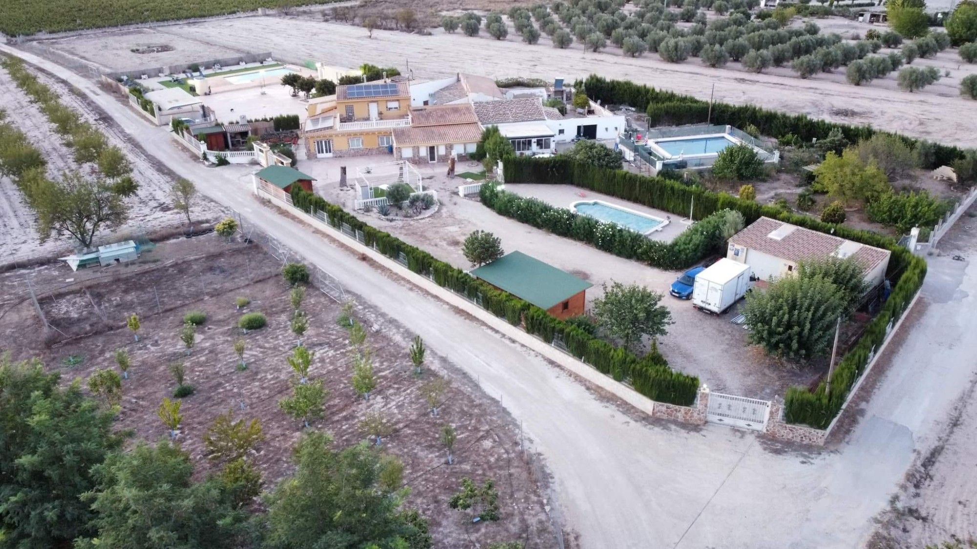 Vista exterior de Casa o xalet en venda en Villena amb Aire condicionat, Piscina i Internet