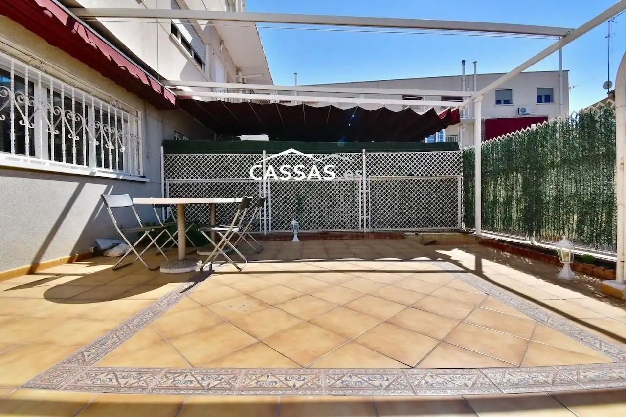 Terraza de Planta baja en venta en Torrejón de Ardoz con Aire acondicionado y Piscina comunitaria