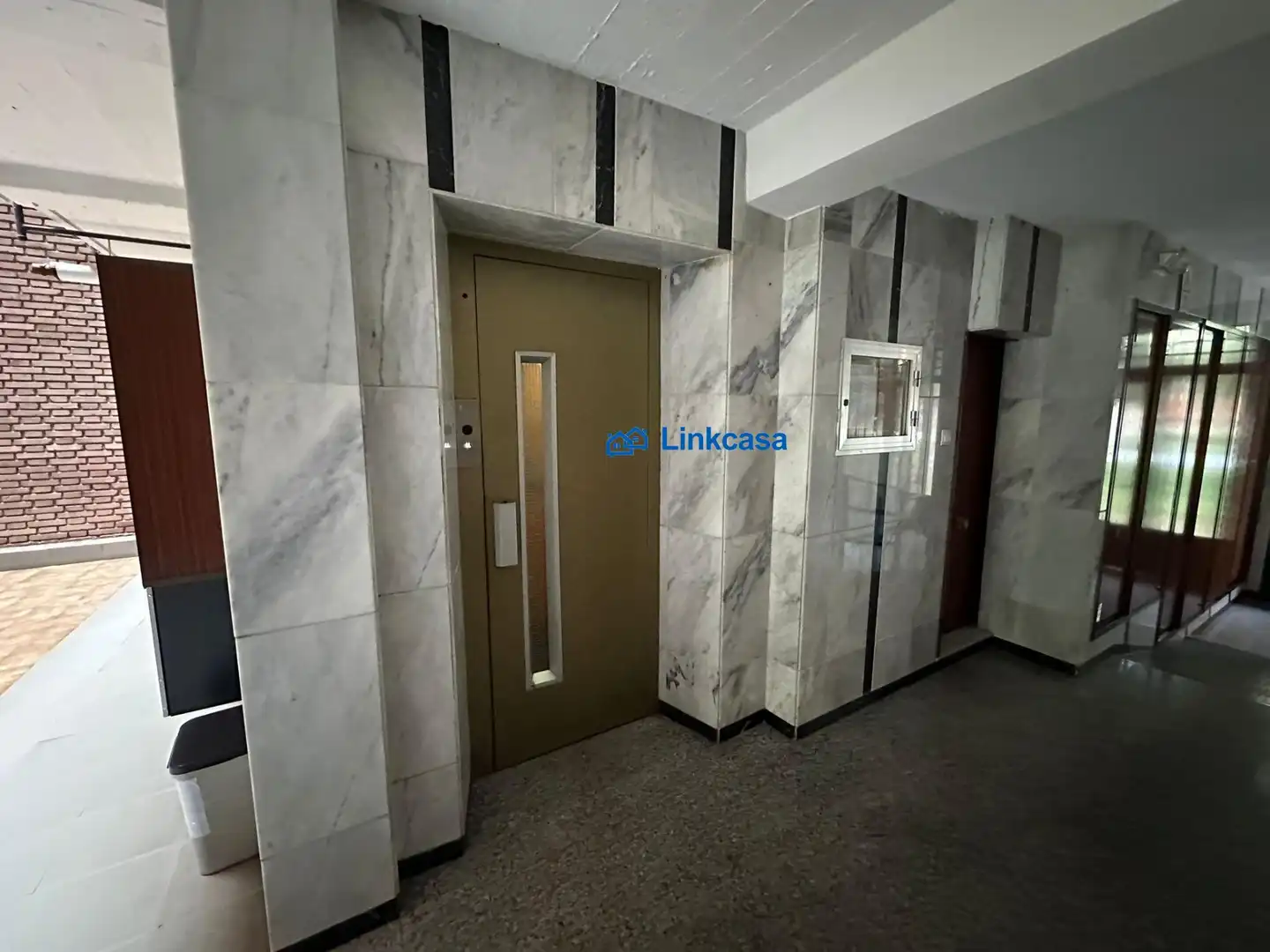 Flat for sale in Madrid  with Air Conditioner, Heating and Balcony