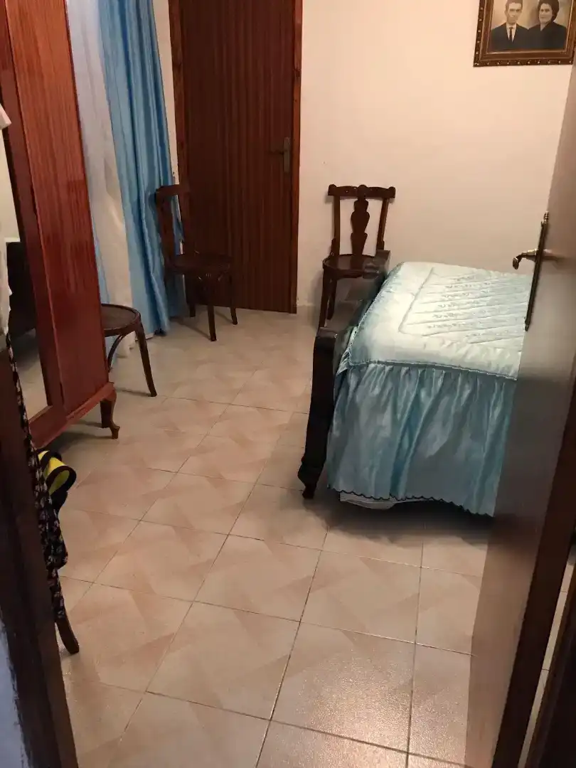 Habitación de Casa adosada en venta en Alhambra