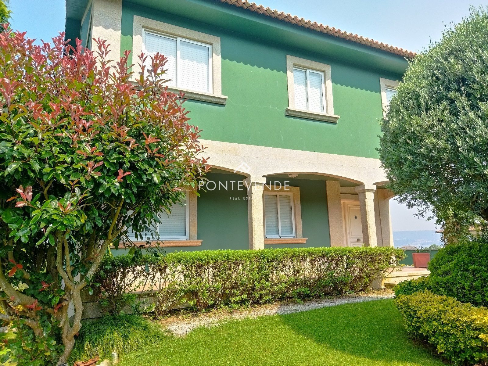 Vista exterior de Casa o xalet en venda en Marín amb Calefacció, Jardí privat i Terrassa