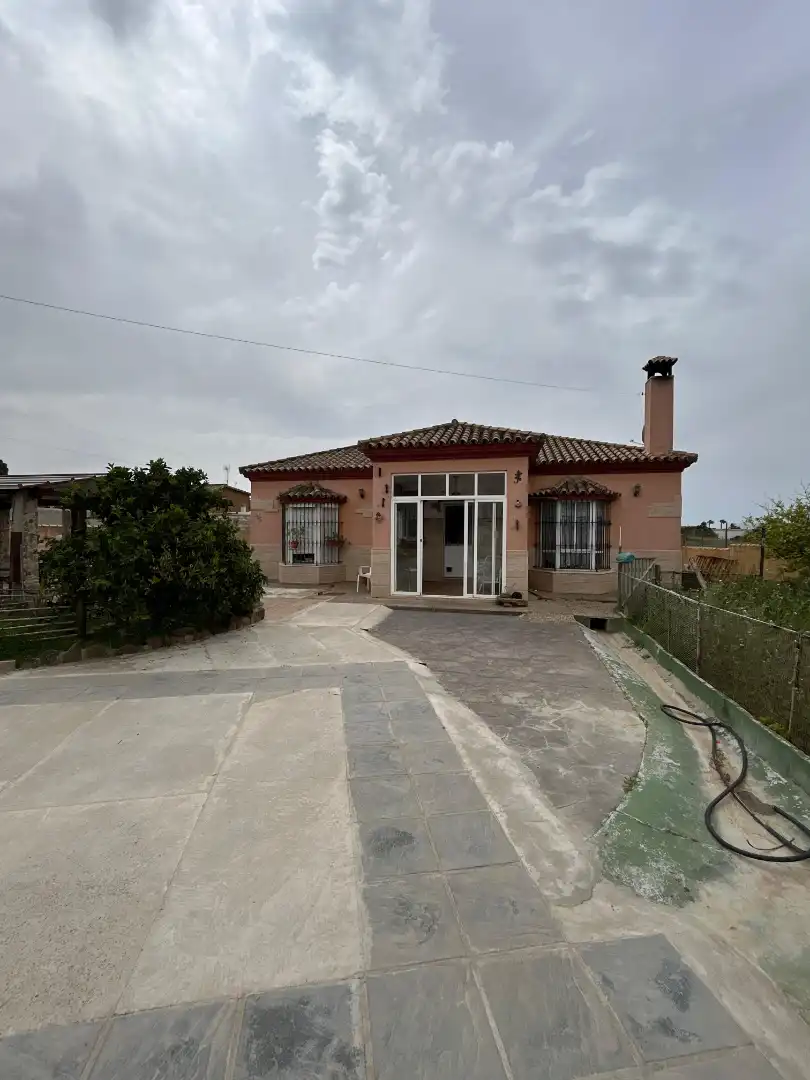Vista exterior de Casa o xalet en venda en Chiclana de la Frontera
