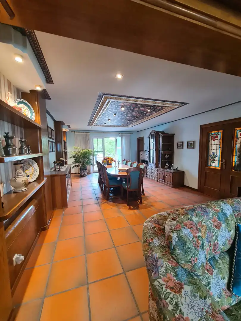 Menjador de Casa o xalet en venda en Rossell amb Calefacció, Jardí privat i Parquet