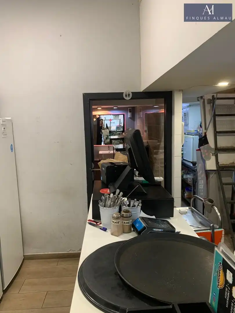 Local de alquiler en Vilanova i la Geltrú con Aire acondicionado y Amueblado