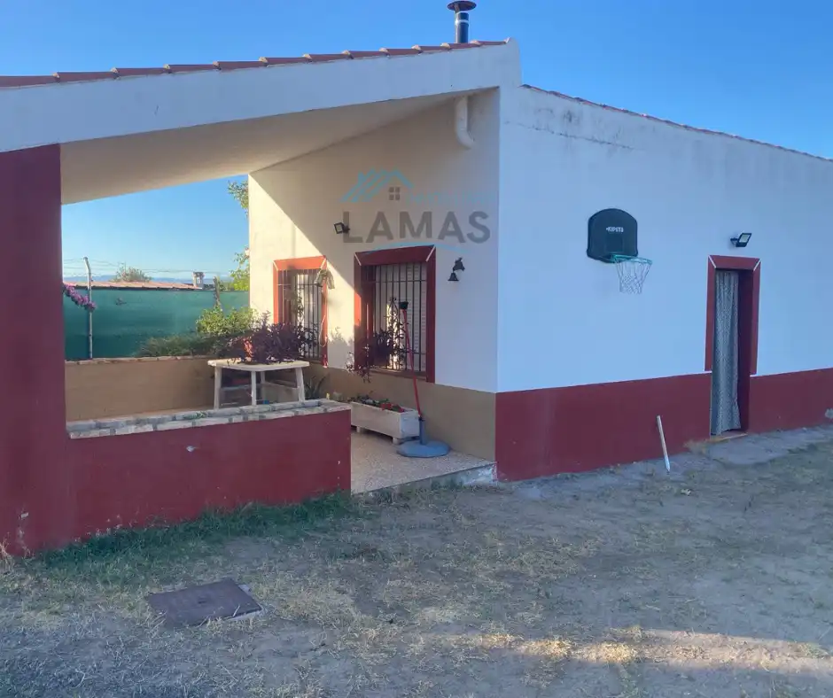 Exterior view of Country homes for sale in Saucedilla  with Air Conditioner, Storage room and Furnished
