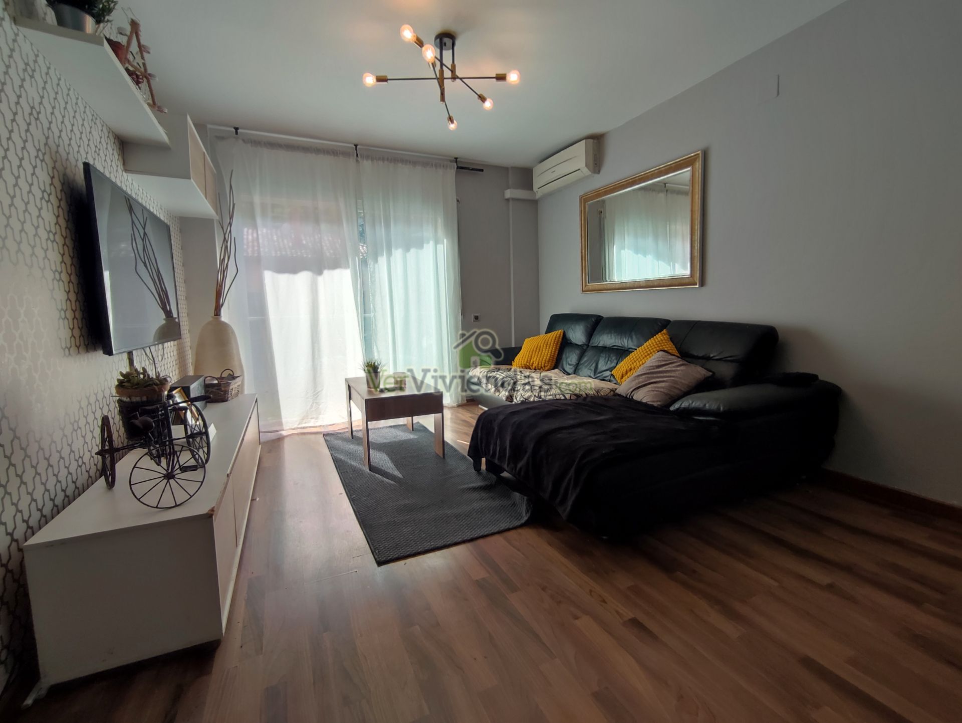 Sala de estar de Piso en venta en Vallirana con Aire acondicionado, Calefacción y Parquet