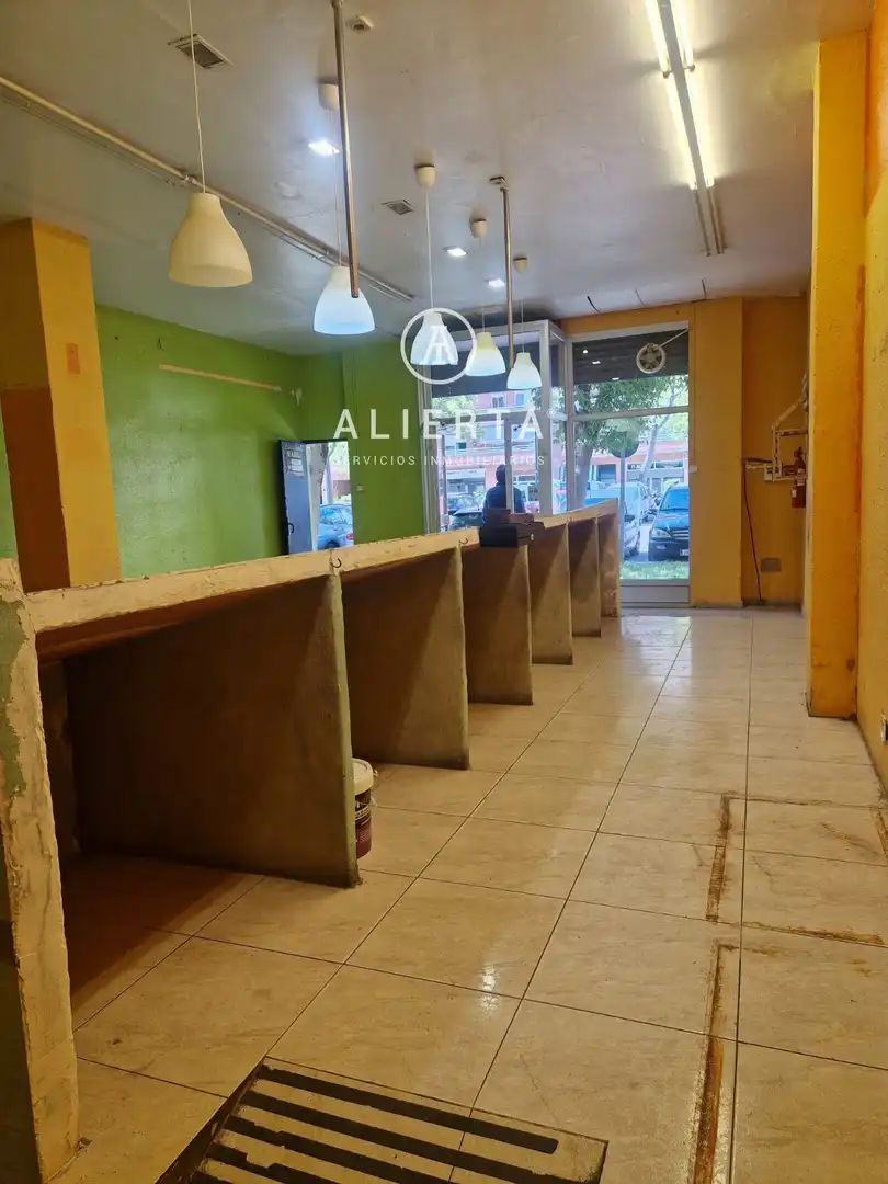 Local comercial de lloguer a Antón García Abril, imagen 4
