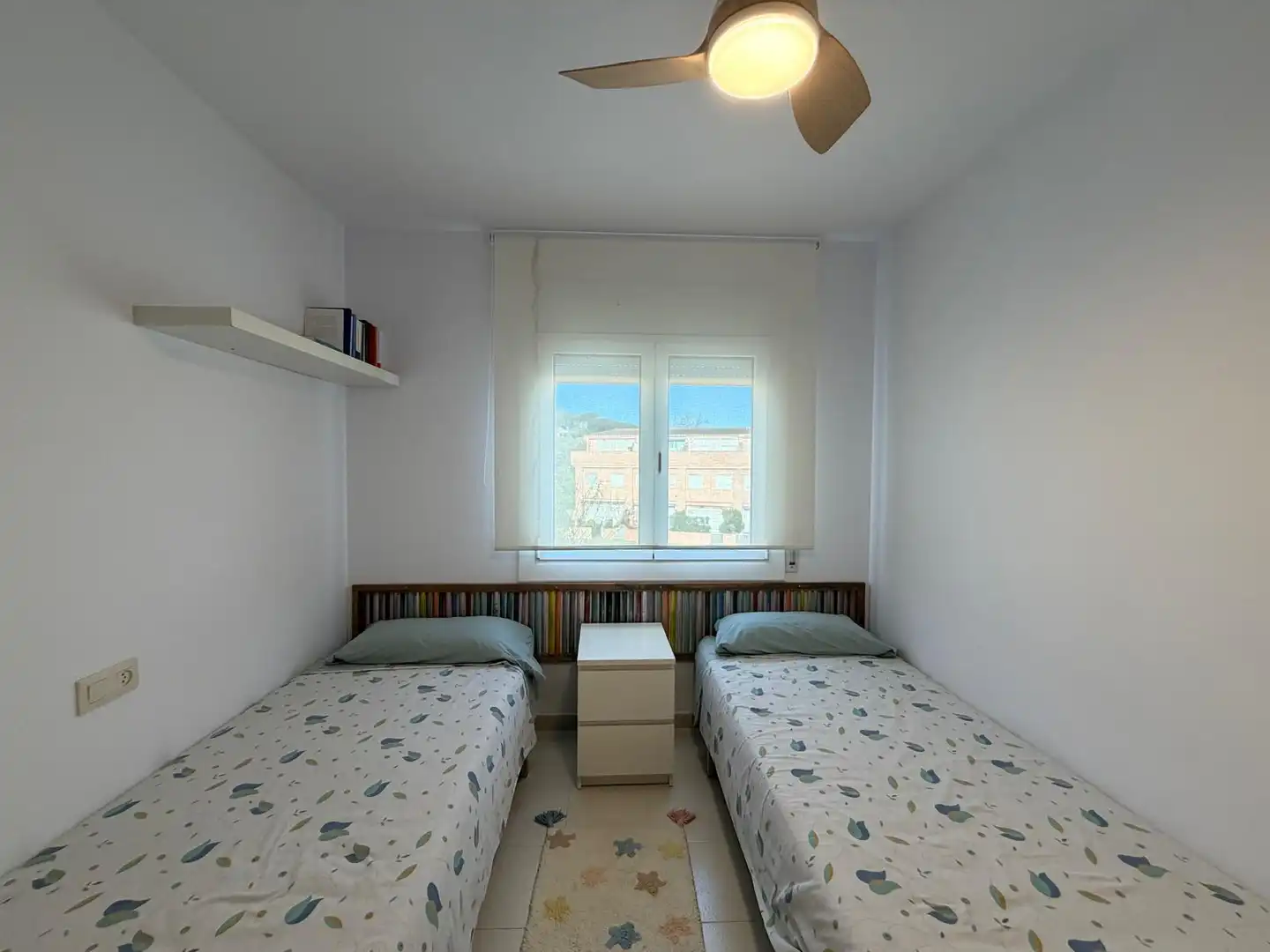 Habitación de Casa adosada de alquiler en Palamós con Terraza, Amueblado y Se aceptan mascotas