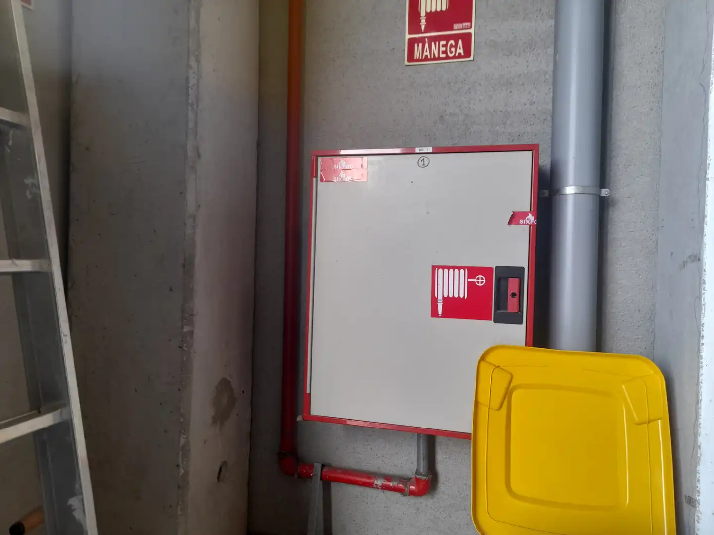 Parking of Industrial buildings for rent in Forallac