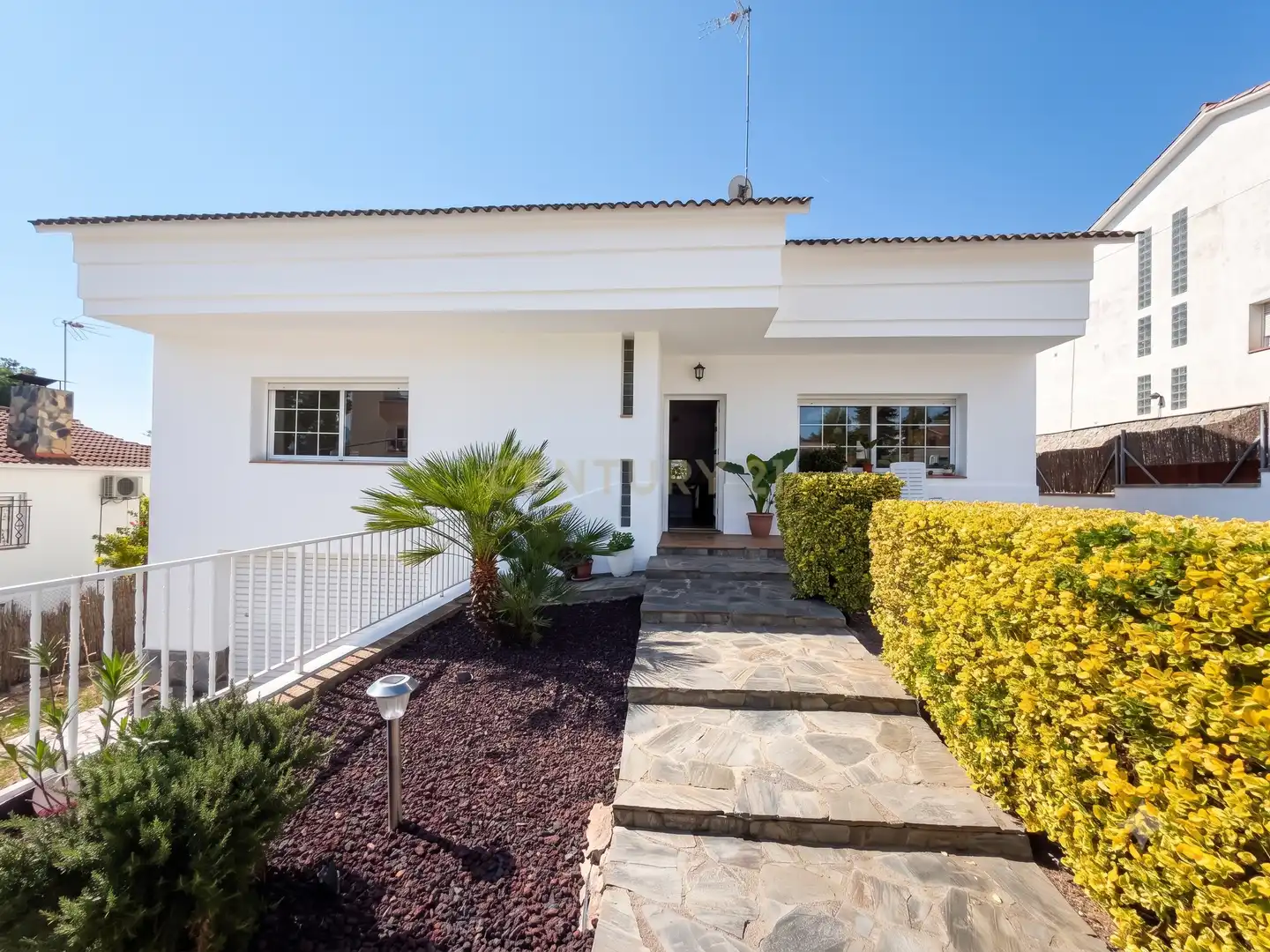 Casa con terraza en venta en Carrer Doctor Gregorio Marañón, Santa Eulàlia de Ronçana, Spain 3, imagen 2