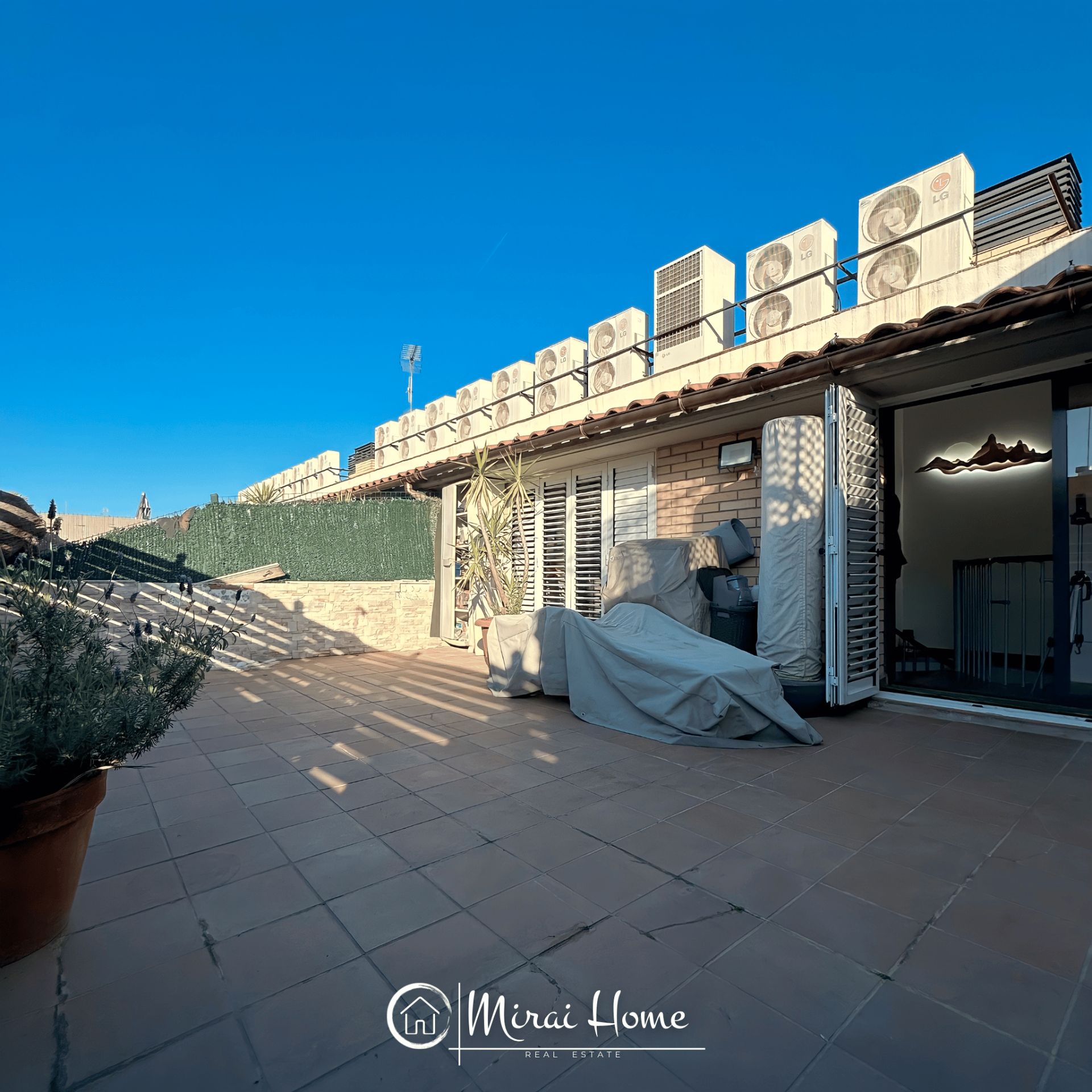 Terrace of Duplex for sale in Santa Coloma de Gramenet  with Air Conditioner, Heating and Parquet flooring