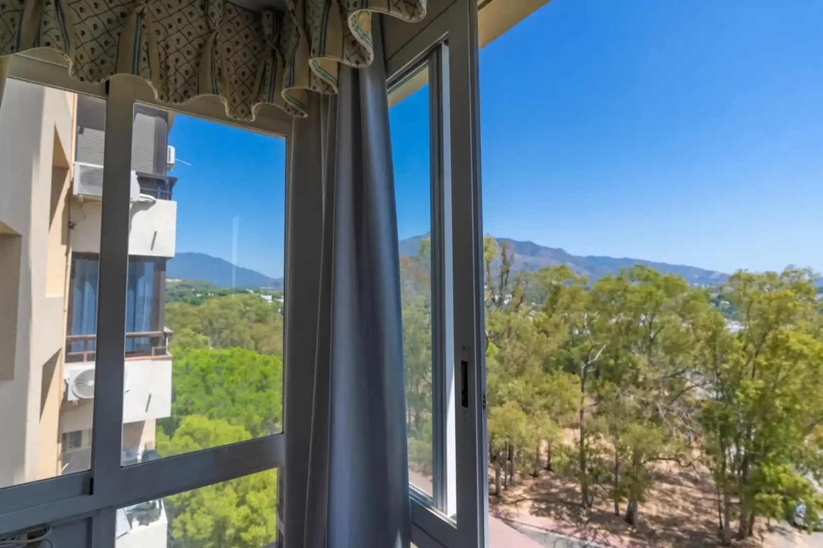 Apartament amb piscina en venda a Nueva Andalucía, imagen 17