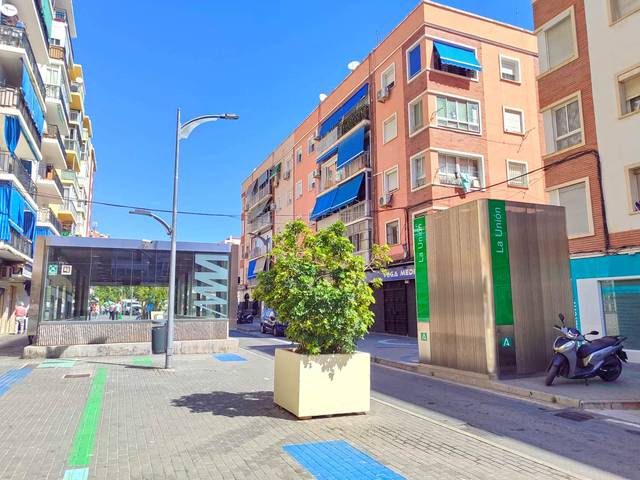 Piso en Venta en Calle Santa Marta en La Unión - Cruz de Humilladero - Los Tilos