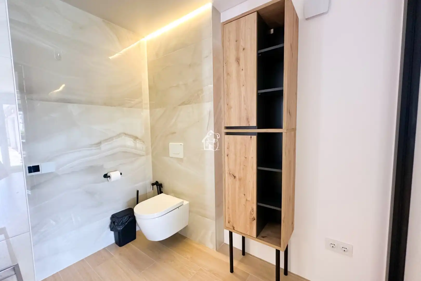 Bany de Apartament en venda en Torrevieja amb Aire condicionat, Traster i Moblat