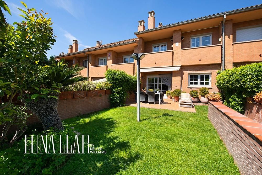 Garden of House or chalet for sale in Sant Just Desvern  with Air Conditioner, Heating and Private garden