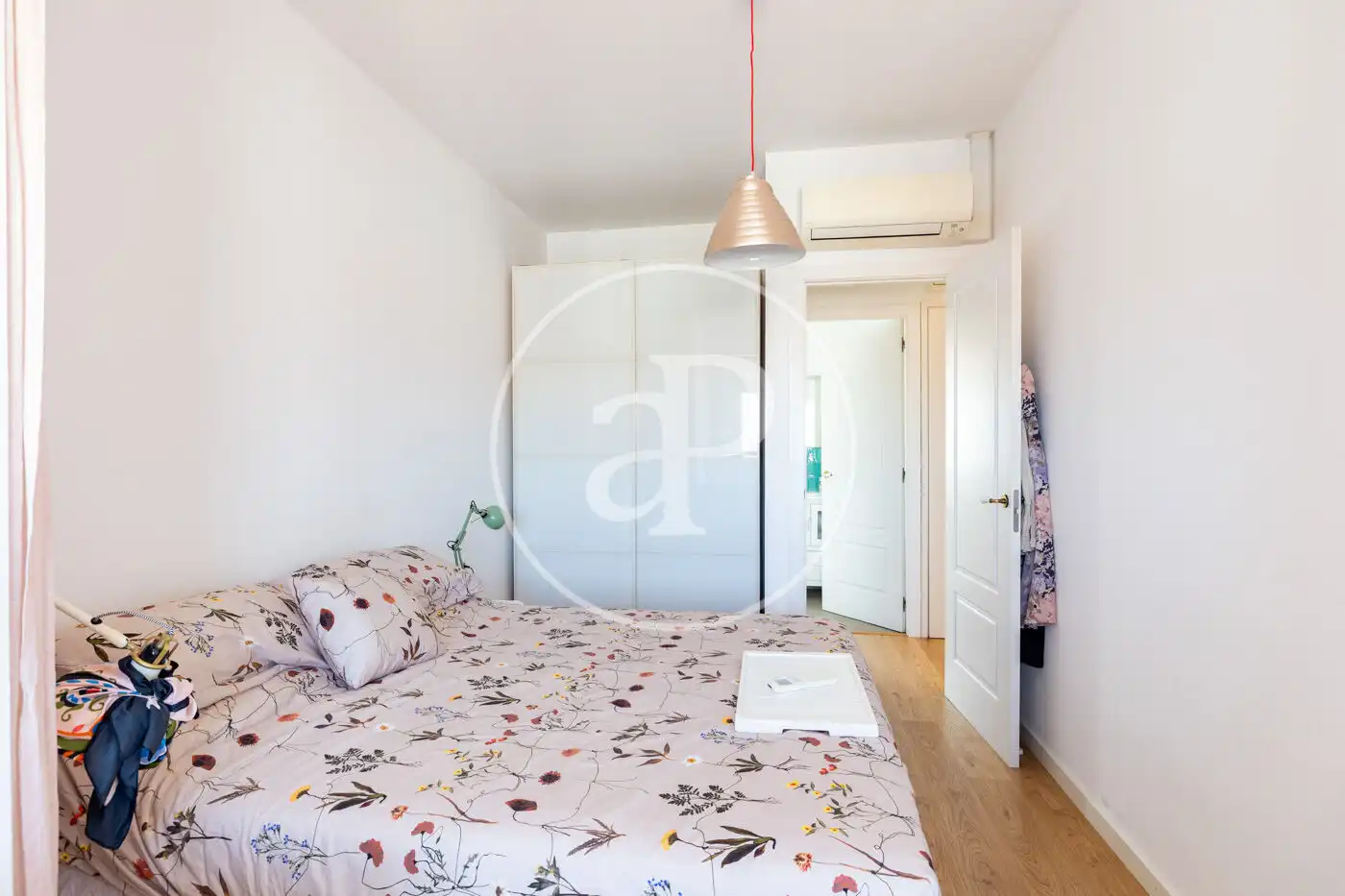 Bedroom of Attic for sale in Barcelona  with Air Conditioner, Heating and Terrace
