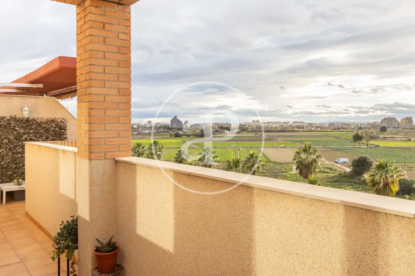 Vista exterior de Ático en venta en Valencia con Aire acondicionado, Calefacción y Jardín privado
