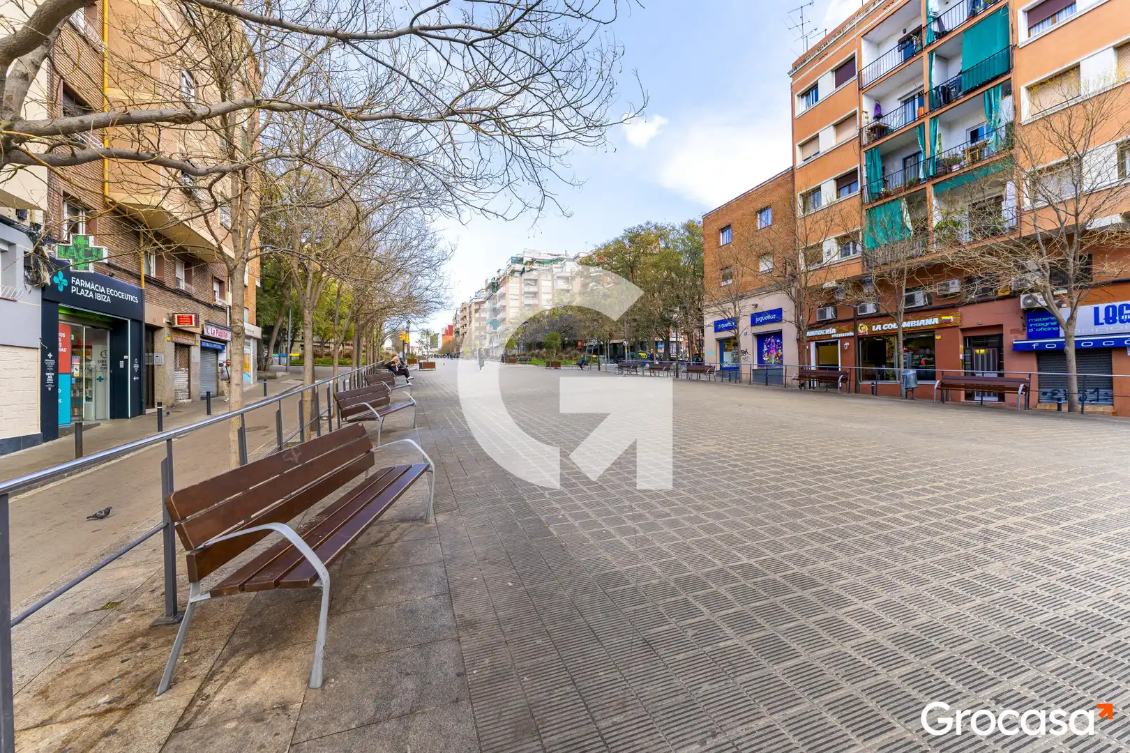 Vista exterior de Àtic en venda en L'Hospitalet de Llobregat amb Aire condicionat, Calefacció i Terrassa